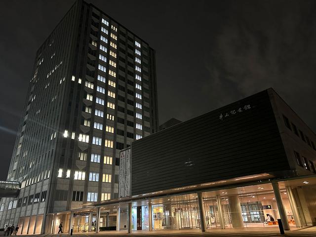 静寂と光が交差するキャンパス